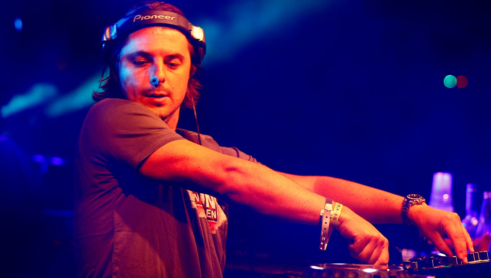 The 7 Different Types of EDM Music